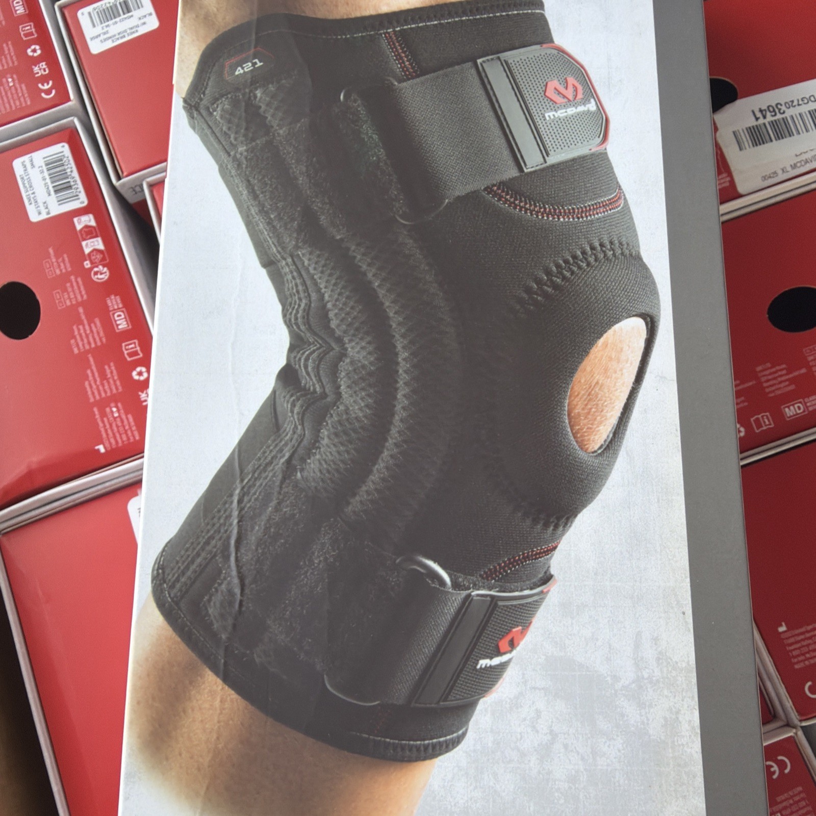 Mcdavid Level 2 Knee support w/ stays size large 15-16”