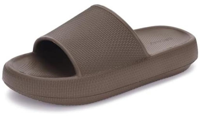 Cushioned Thick Sole Pillow Slippers for Women 6-7 Women/4.5-5.5 Men Chocolate