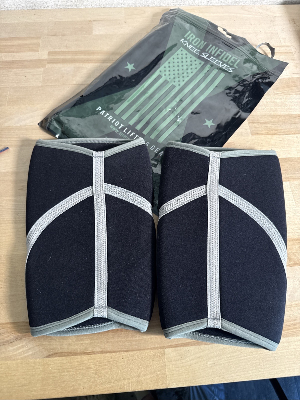 Knee Sleeves for Weightlifting & Powerlifting (7mm Pair) For Men & Women Sz L