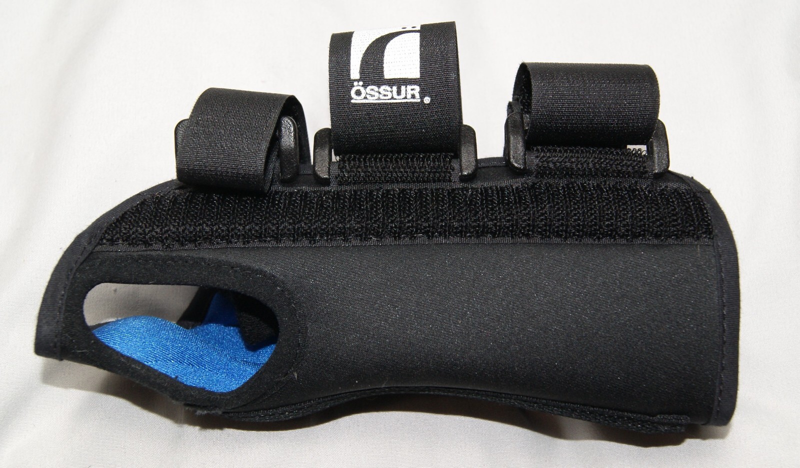 ossur wrist brace right hand XS extra small hook and loop closure black 445