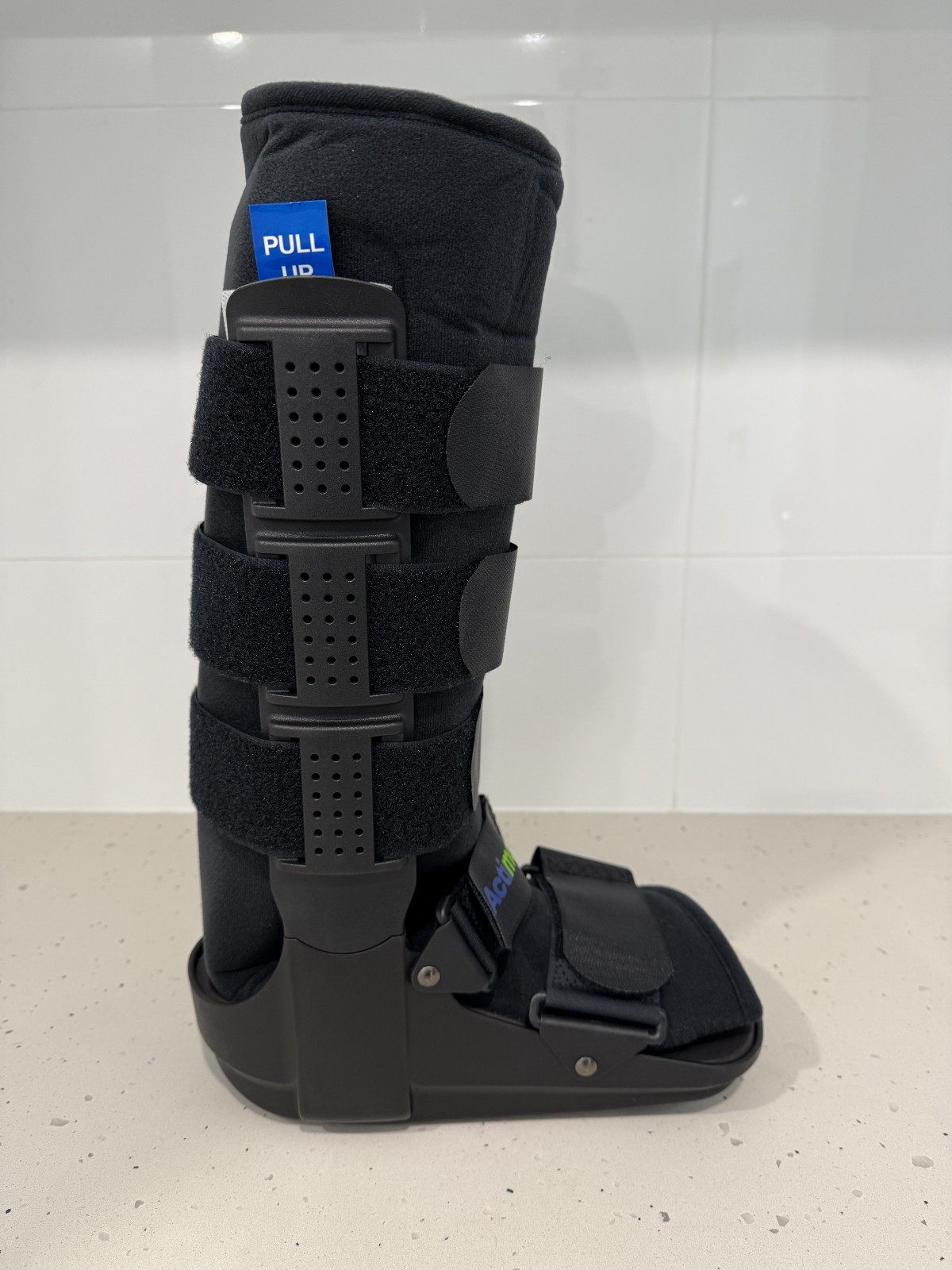 Actimove Pro Line Standard Walker Boot High Left or Right Leg Small / Large BNIB