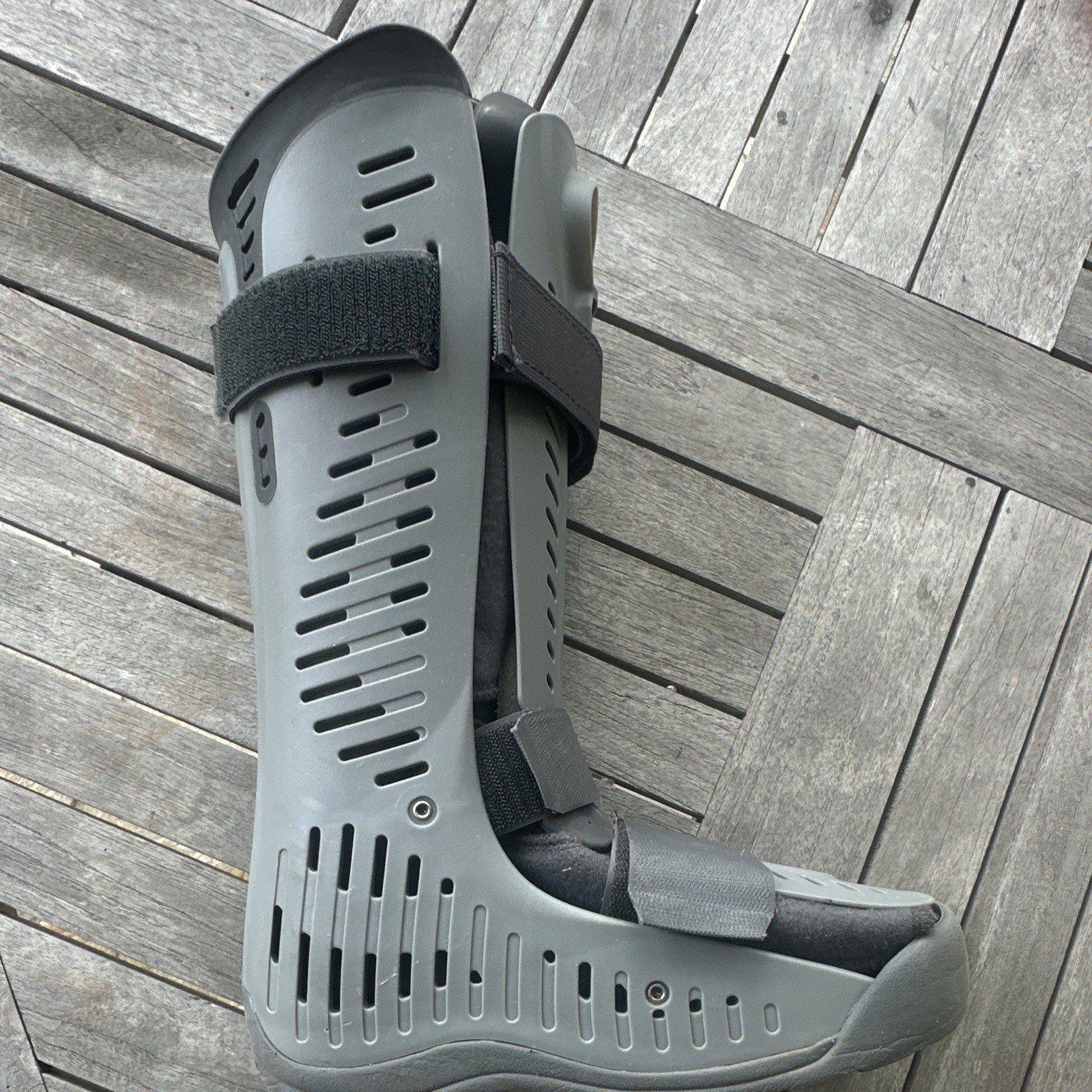 Össur Rebound Air Walker Ankle Boot Brace Adjustable Air Gray Black