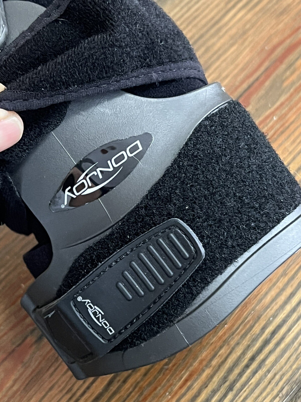DonJoy Velocity Extra Support Ankle Brace STD Black Lace Up Calf Right Large
