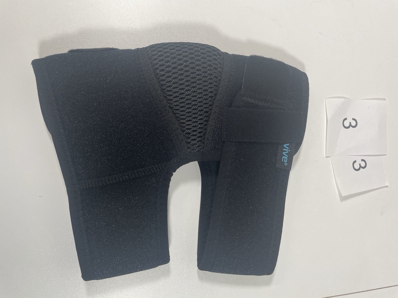 VIVE Knee Brace Black – Unisex Open Patella Wrap Adjustable Strap One Size Fits