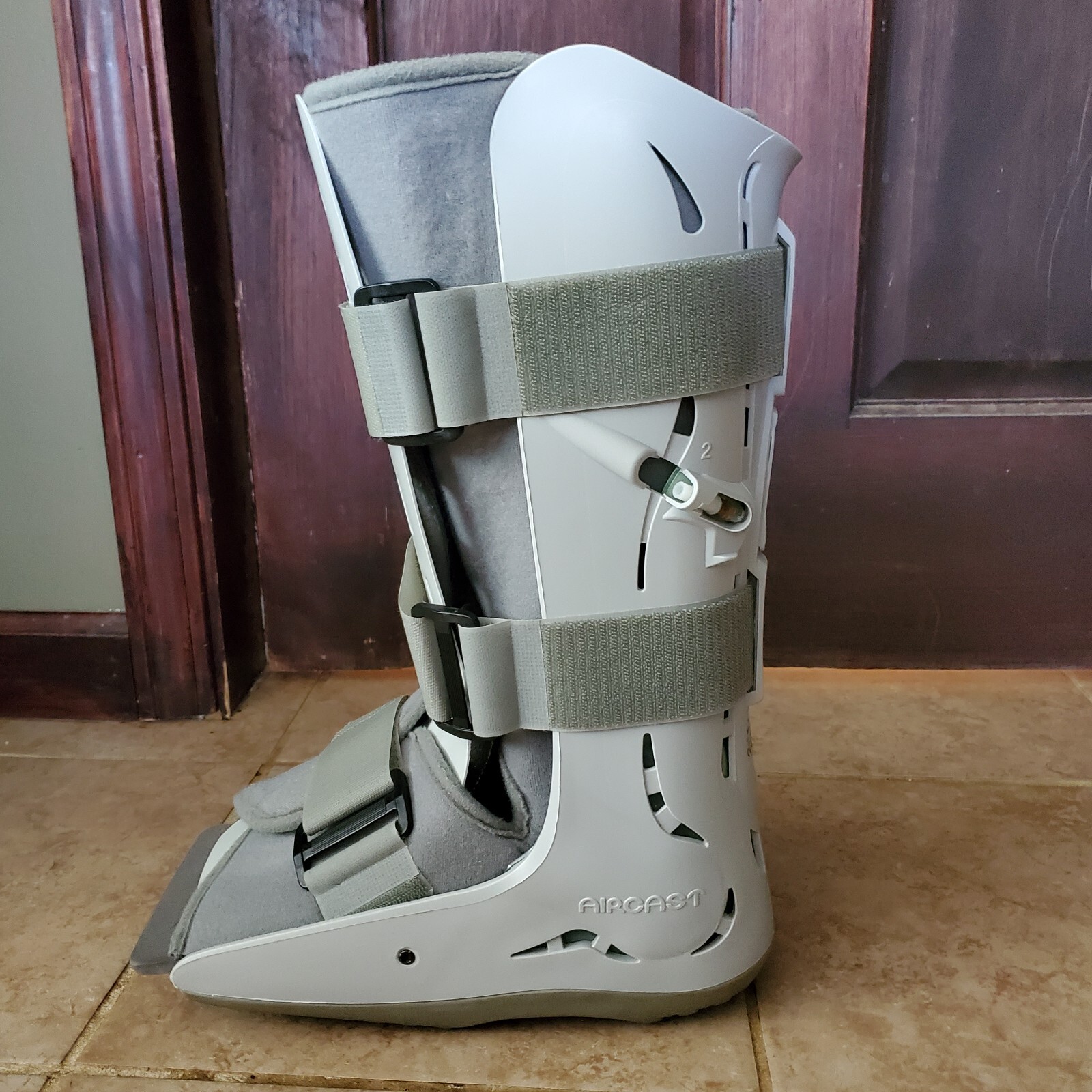 Aircast FP Walker Medium 01F-M Inflatable Deflatable Medical Walking Boot 