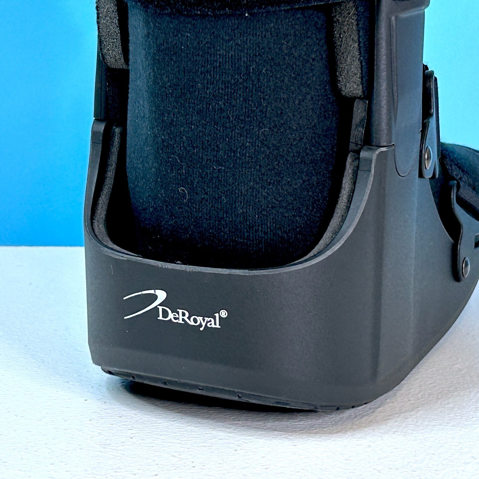 DeRoyal Inline Pneumatic Air Walker Small Low Top Medical Boot Rigid Outer Shell
