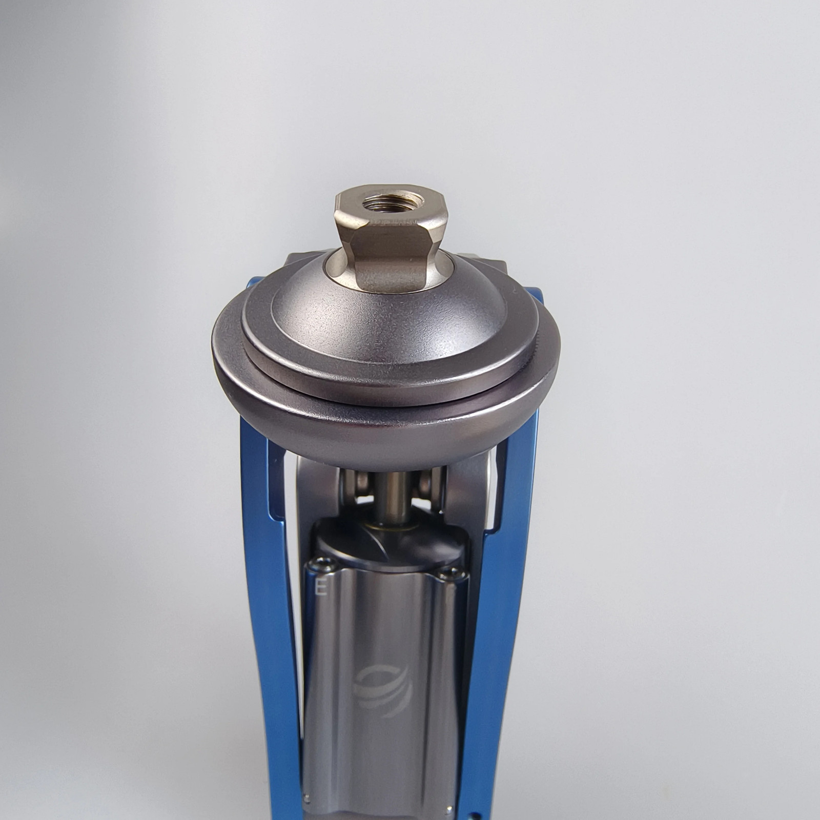 Five-Bar Pneumatic Knee Joint for Prosthetic Leg | Aluminum Alloy | 150° Flexion