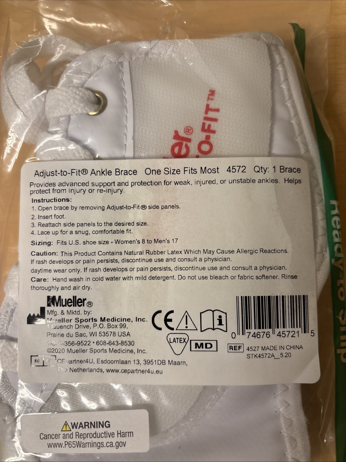 Mueller Sports Medicine Adjust-to-Fit Ankle Brace Protects Supports. New.