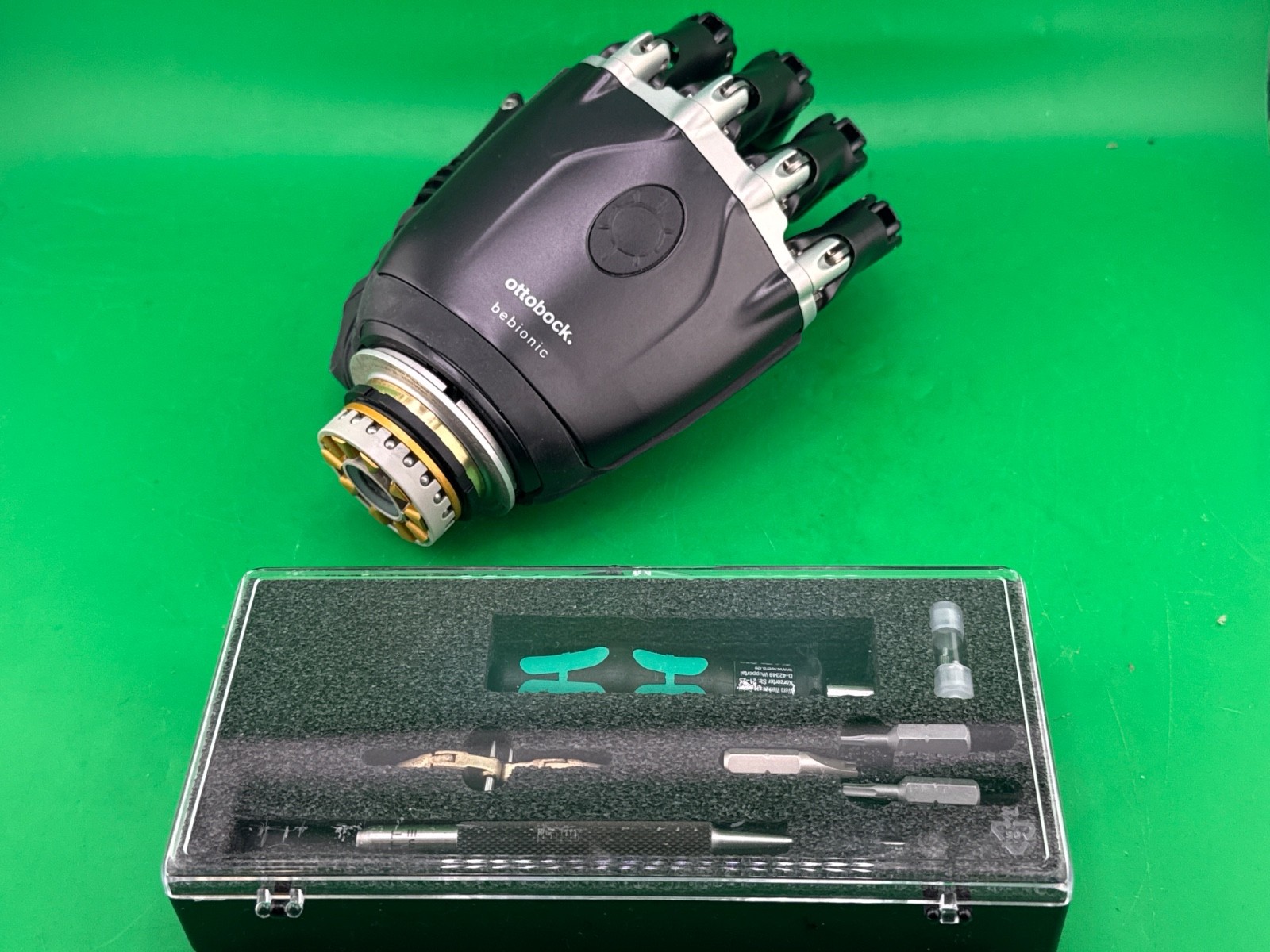 Ottobock Otto bock EQD bebionic 8e70=R-M prosthetic hand. New. Right. Size med.