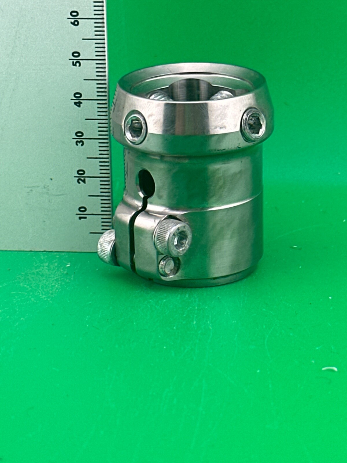 Prosthetic tube clamp tubeclamp. Fits 30mm diameter pylon. Titanium. Bulldog