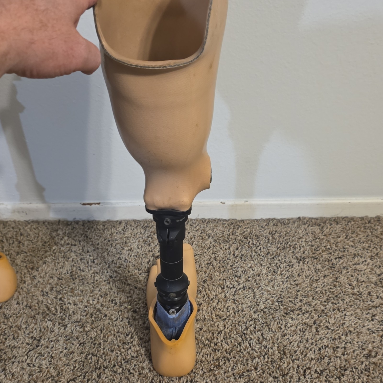 Trulife Adjustable Leg Orthosis Prosthesis w/ Foot Shell Black/Beige CE