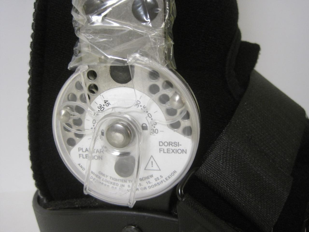 New Procare MaxTrax ROM Walker Adjustable Boot 79-95333 Small