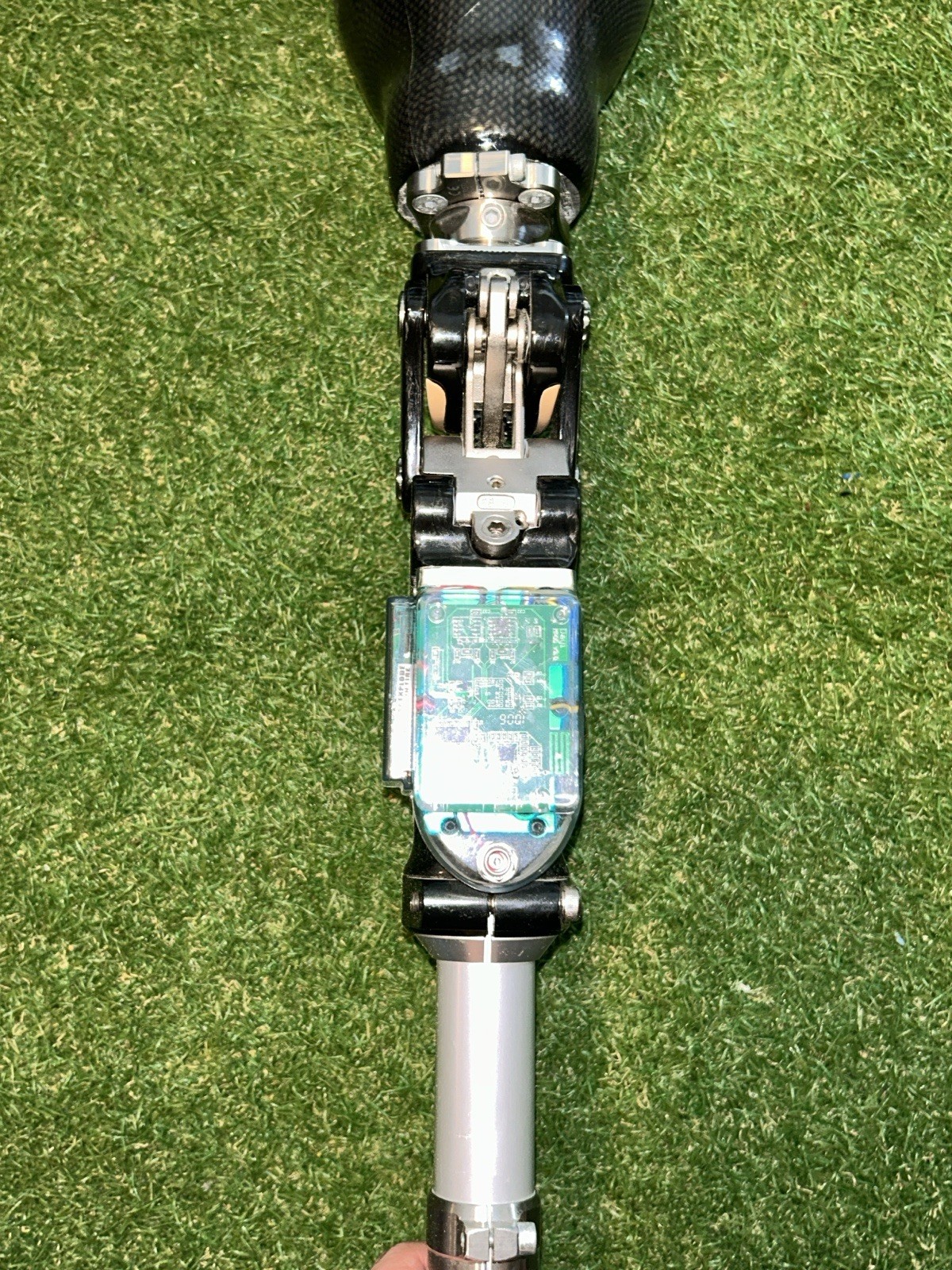 DAW Industries SLK Prosthetic leg. graph lite prosthetic knee