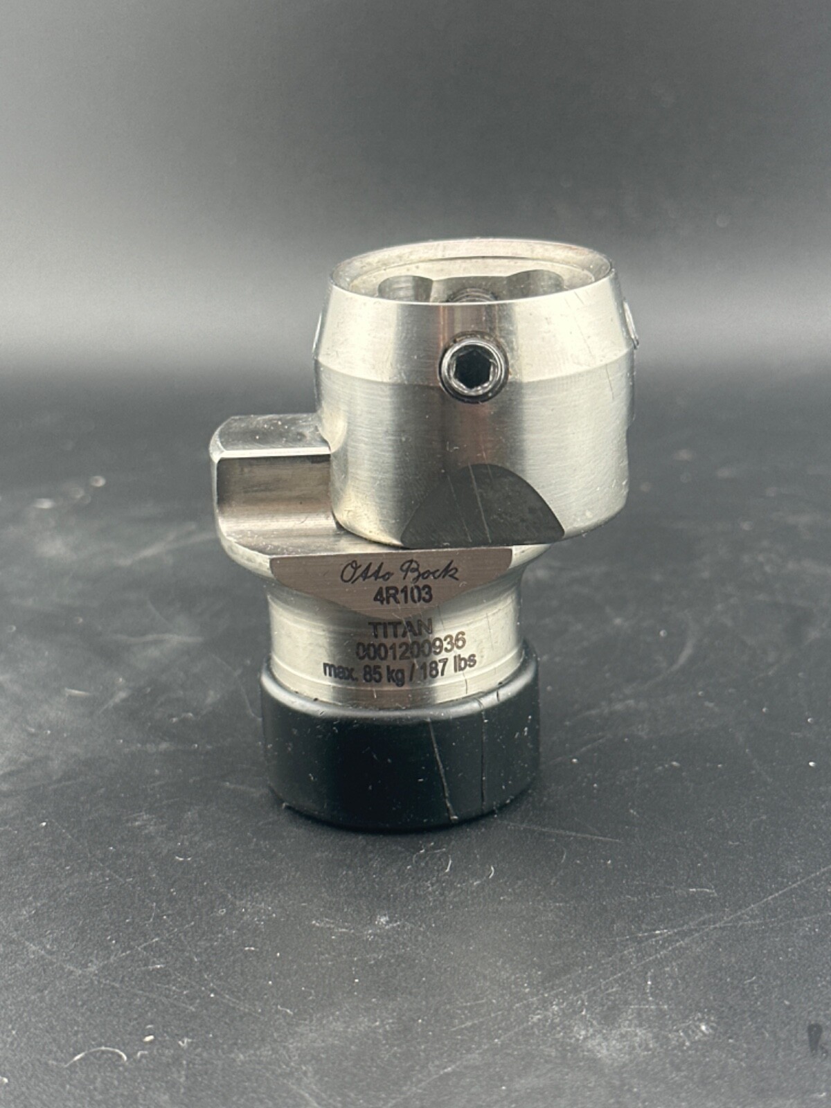 OTTOBOCK Otto Bock 4r103 Sliding adapter. Accept 30mm diameter pylons