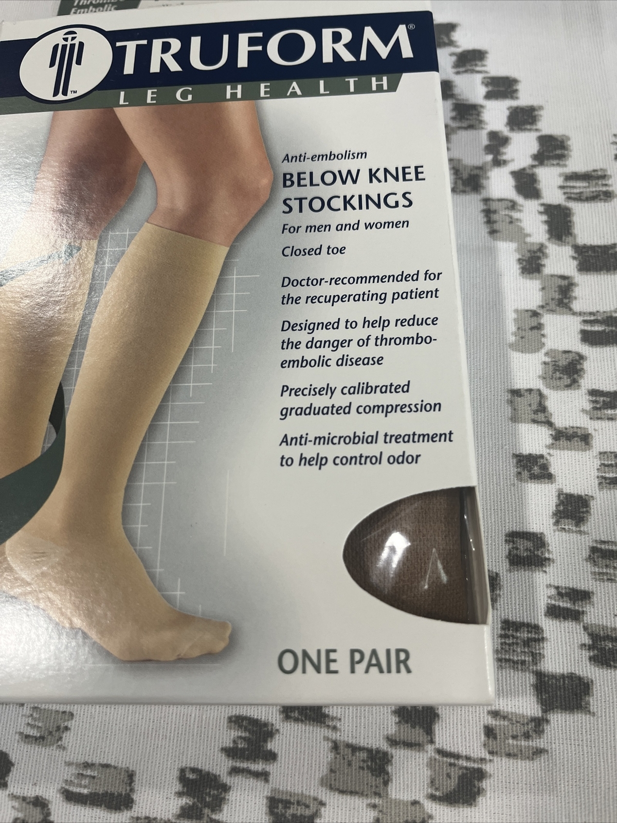 Truform Stockings 18mmHg Compression Below The Knee XL Closed Toe Beige