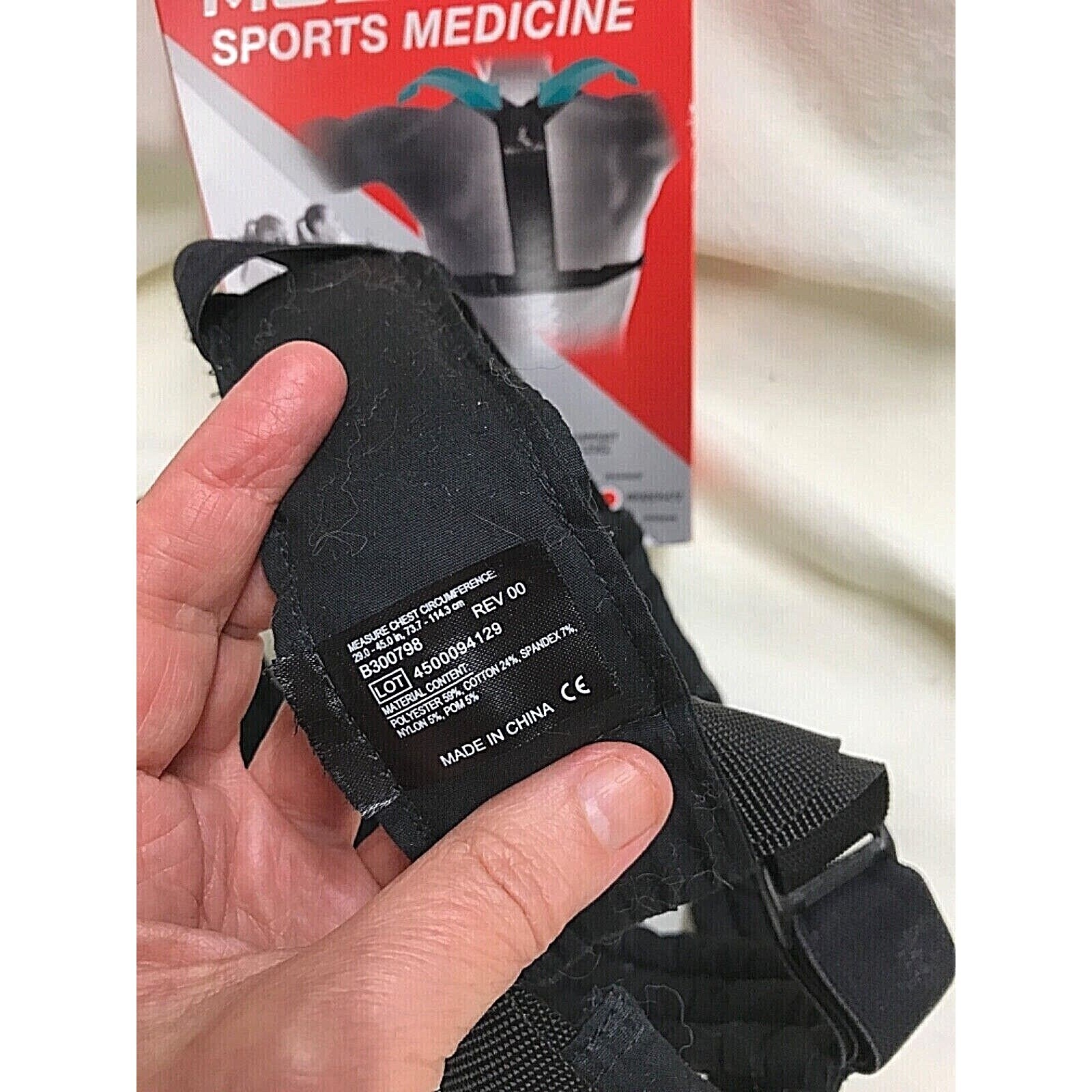 Mueller Adjustable Posture Corrector One Size Fits Most – Used
