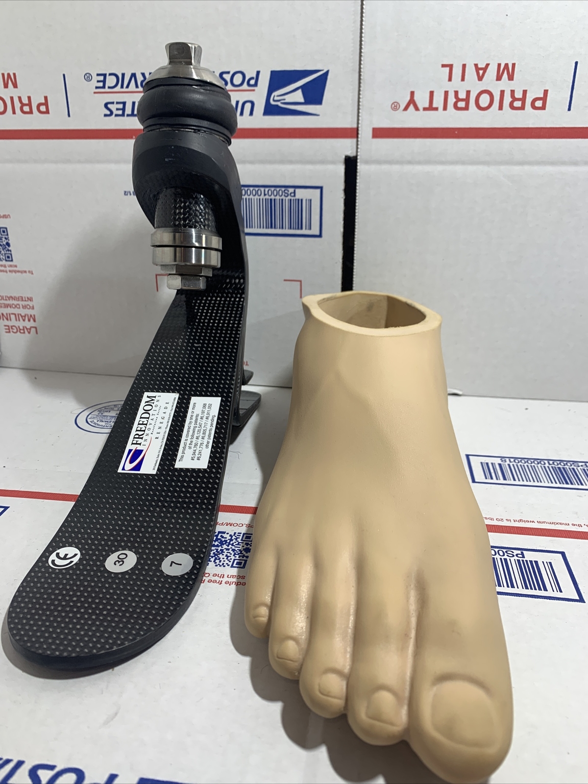 Freedom Innovations Renegade Prosthetic Foot. Size 30. Cat 7. Ht 8.5”. R SHELL