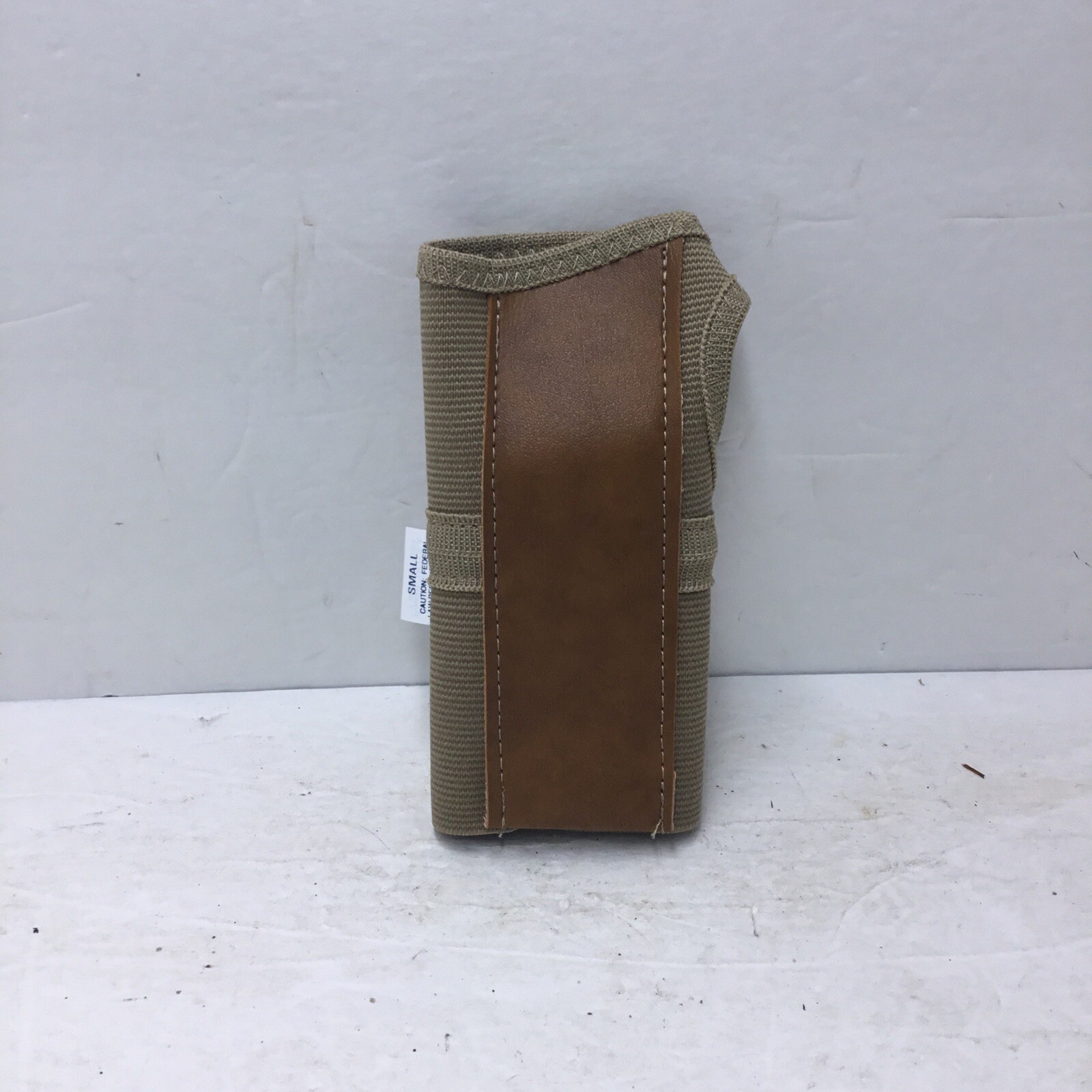 DeRoyal Wrist Splint Right Small Beige Professional Grade