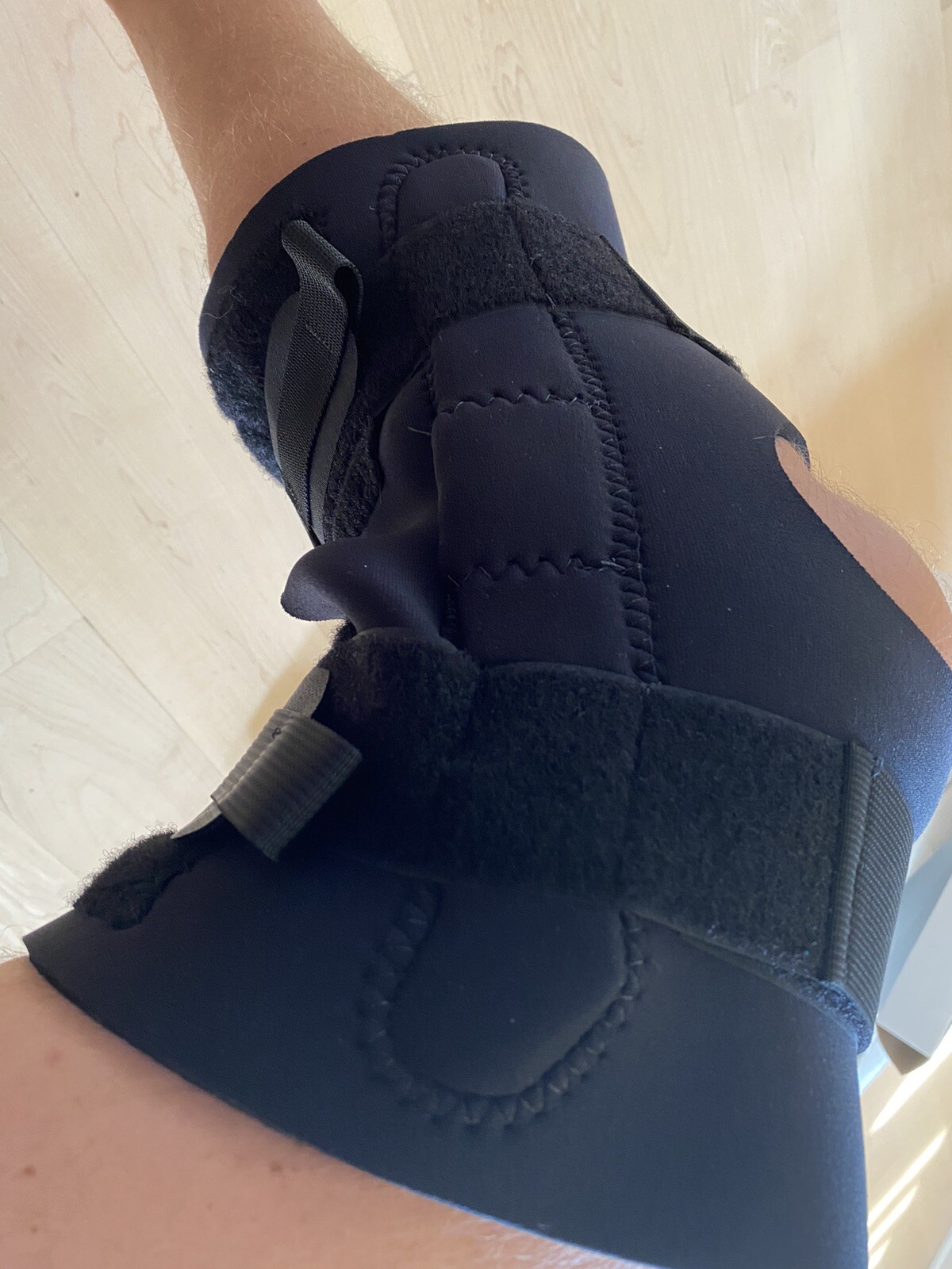 Dynatronics knee Support, Open kneecap Stabilizer with Adjustable Strap Hinged