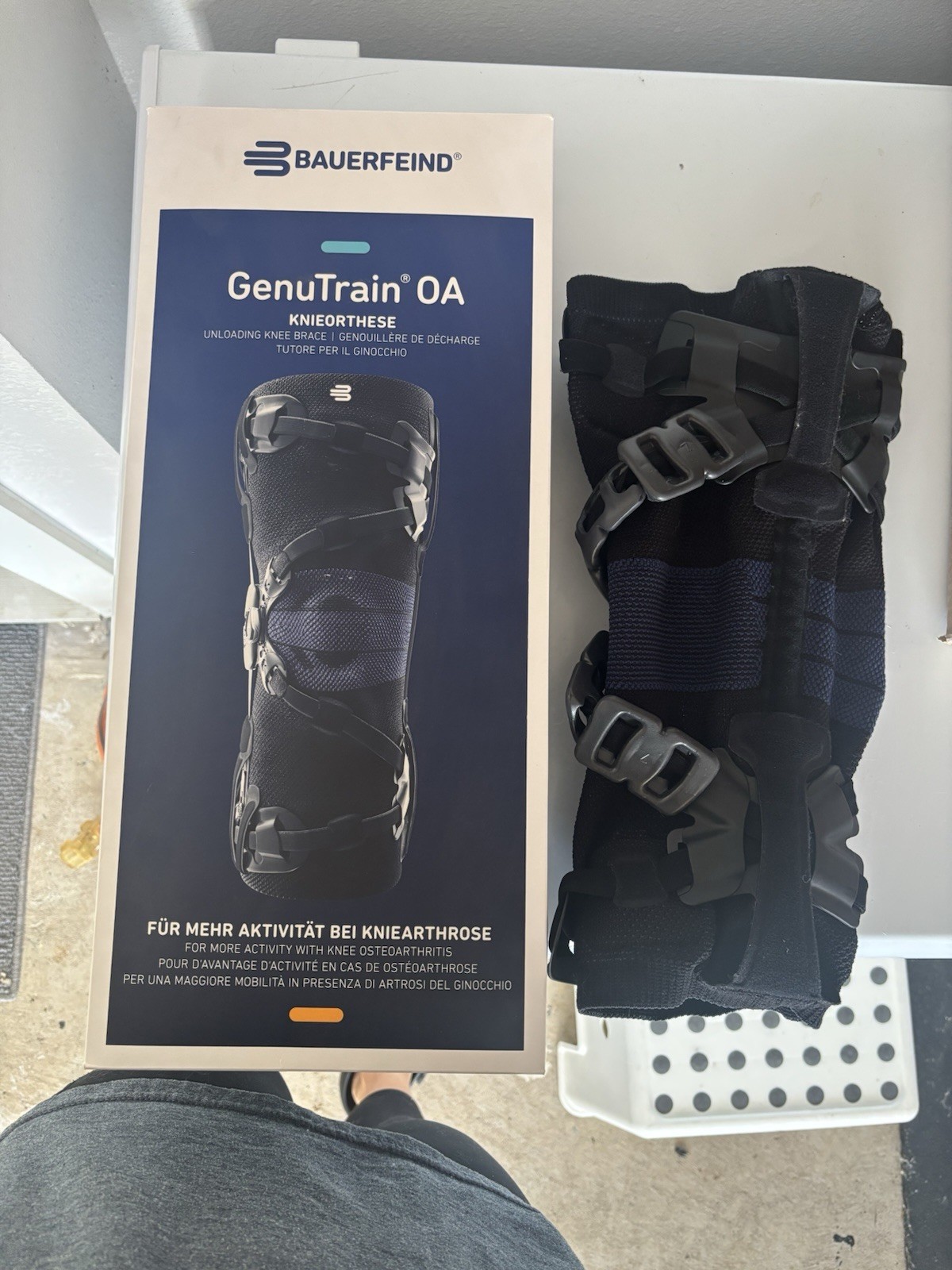 Bauerfeind GenuTrain OA Size 3 Knee Brace Support Left Medial Right Lateral