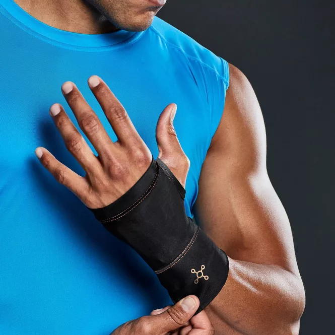 TOMMIE COPPER SPORT COMPRESSION WRIST SLEEVE LARGE/XL – BLACK