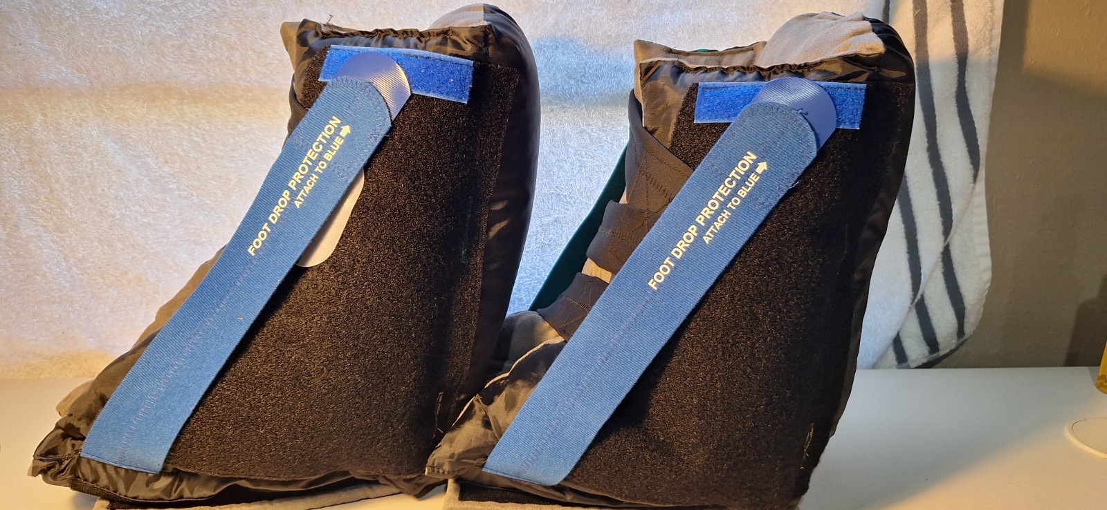 Medline Heelmedix Footcheck Heel Protector 1 Pair Standard Size 11-19 in.
