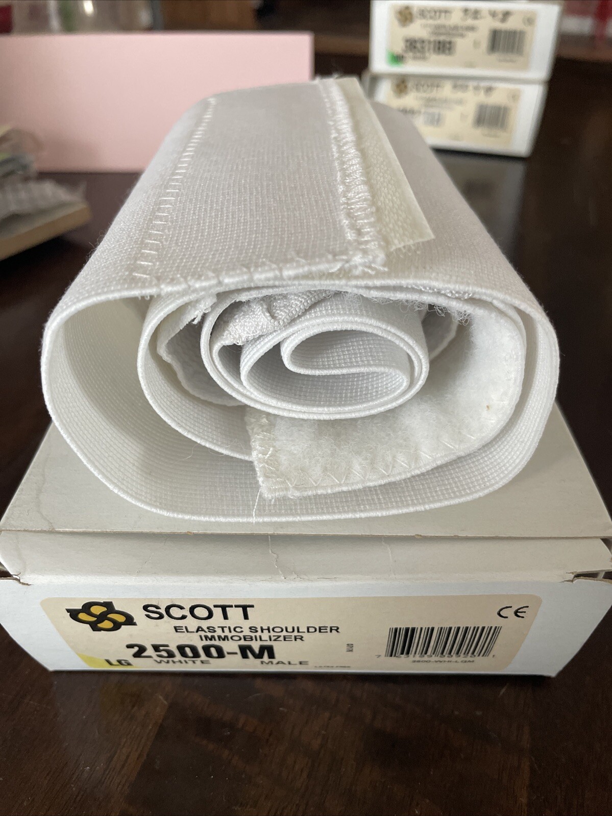 Scott Elastic Shoulder Immobilizer. Male. 2500-M Medium NEW