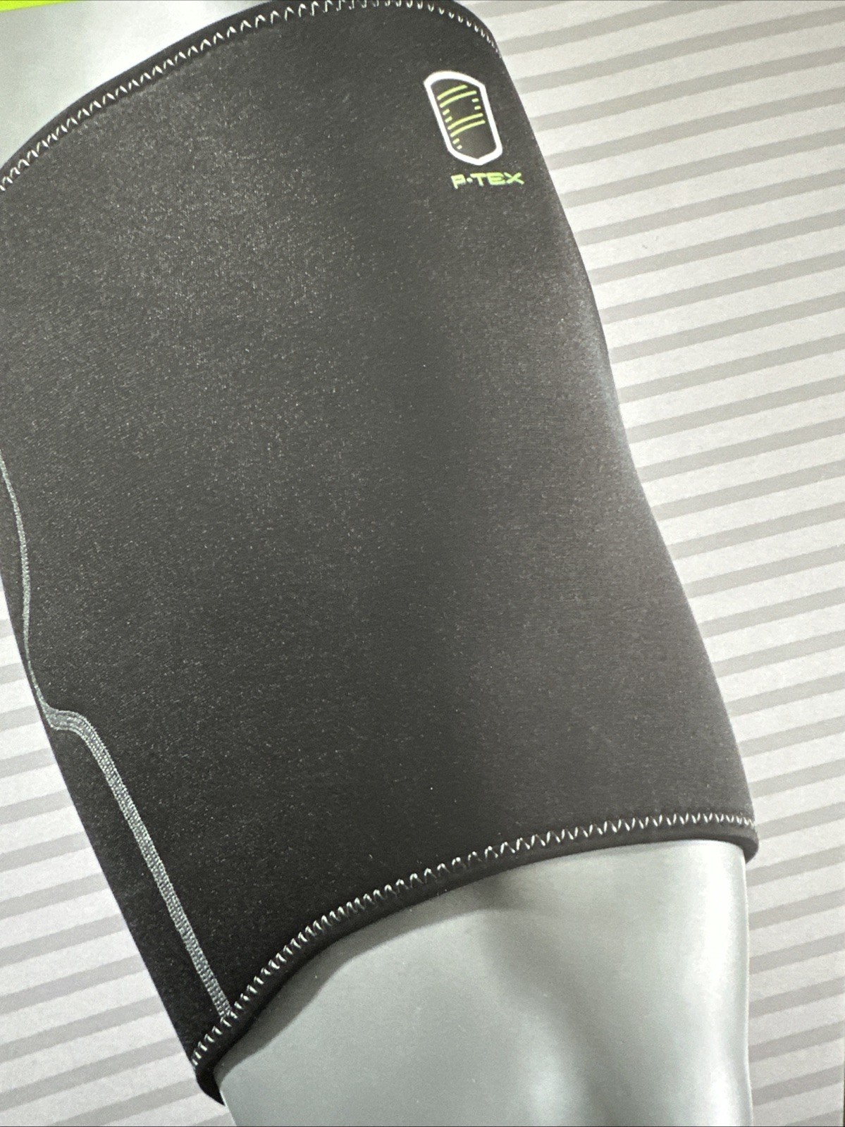 P-TEX Thermal Compression THIGH SLEEVE Sz LG NIB