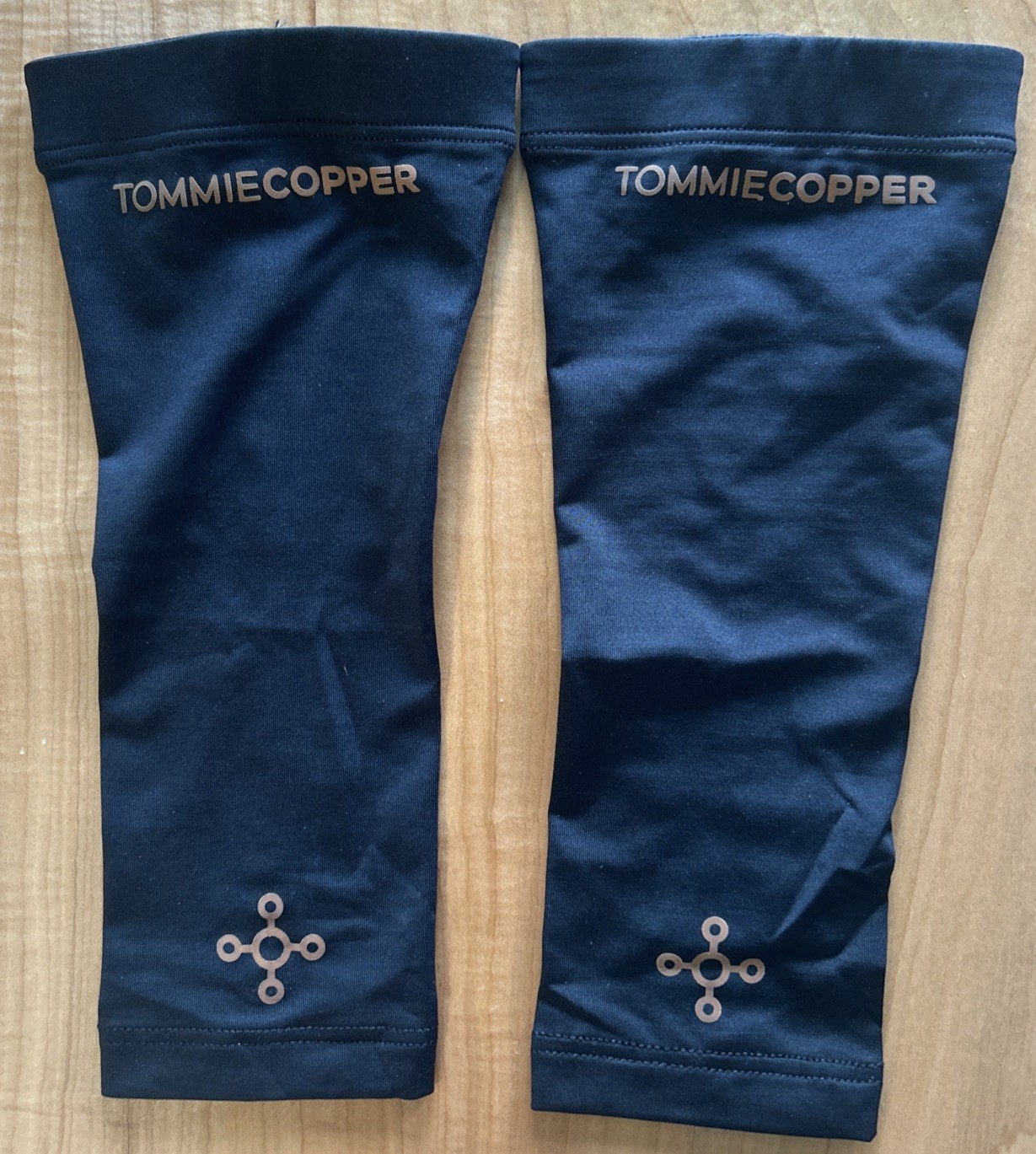 Tommie Copper(Cool Copper/Copper Energy) Compression Elbow Sleeve Sz. M Pair NOS