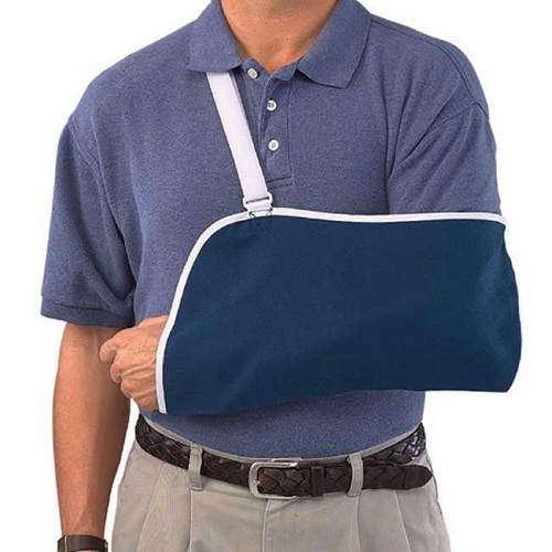 Mueller Sport Care Maximum Support Adjustable Arm Sling, Fits Right Or Left Arm