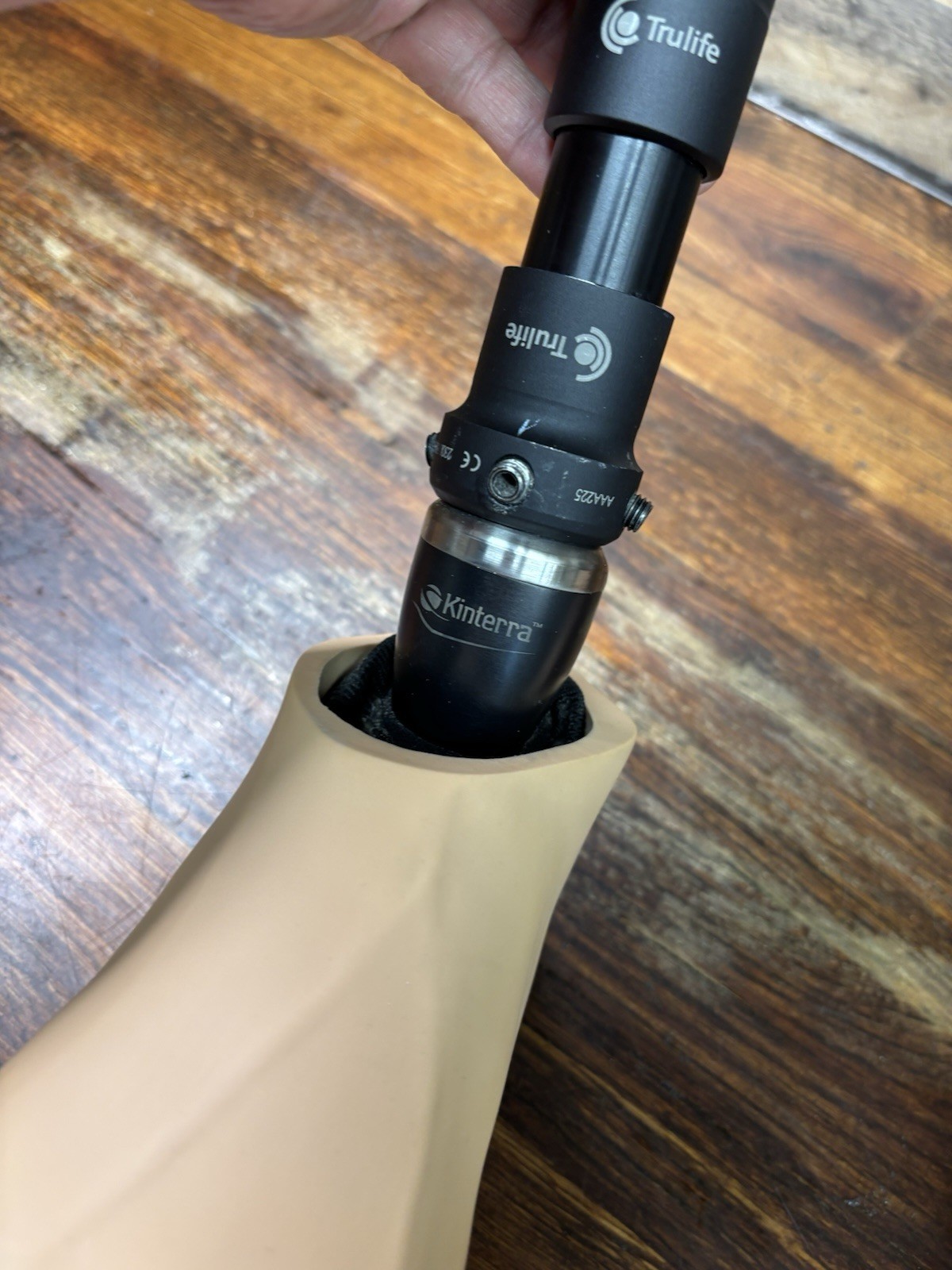 TRULIFE PROSTHETIC LEFT LEG AAA225, Kinterra ankle Foot 27, carbon fiber socket