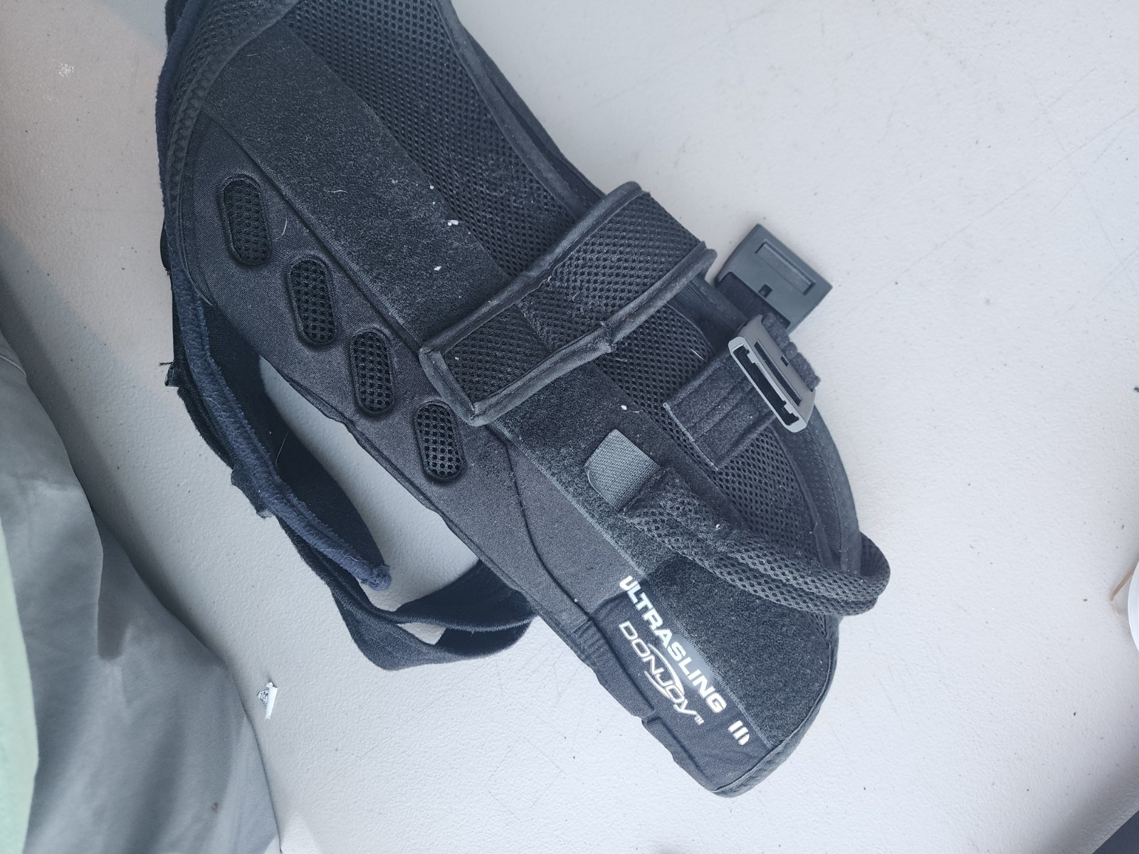Donjoy UltraSling II Shoulder Support Sling