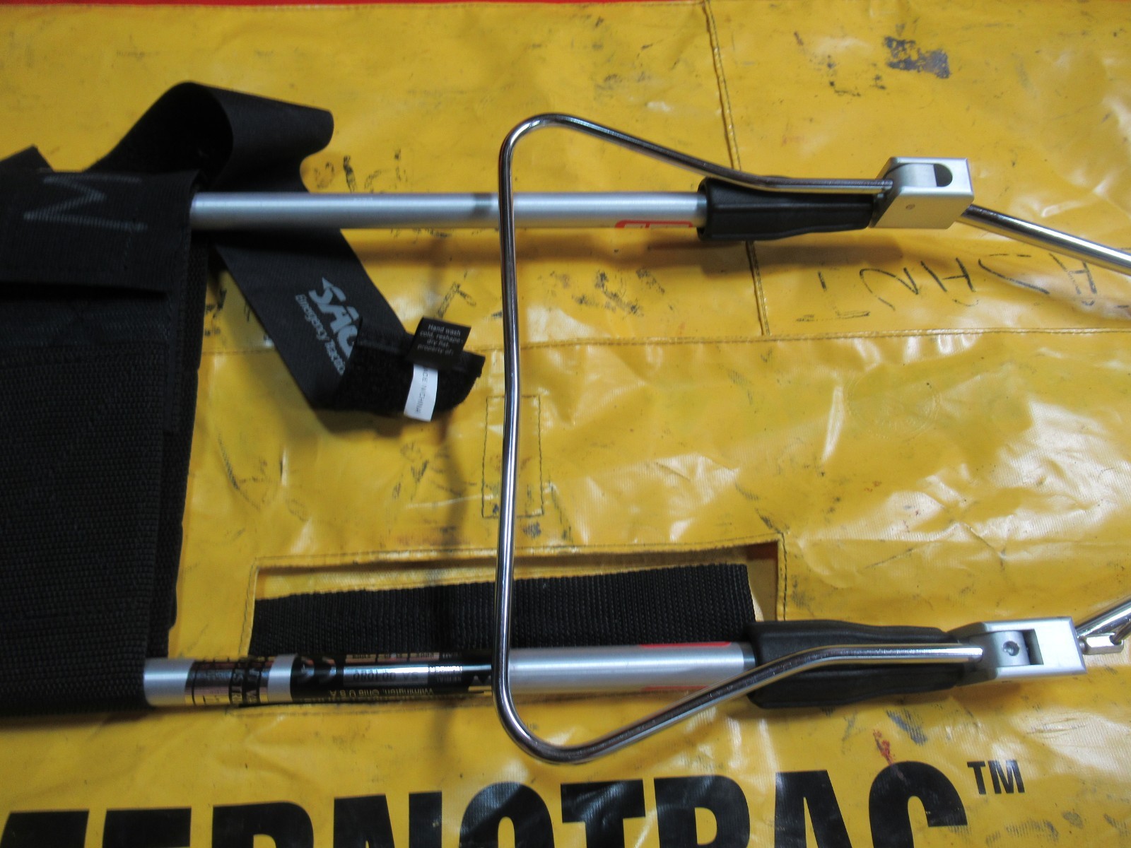 Ferno Adult Traction Splint WITH BAG COMPLETE GOOD USED WORKING CONDITION