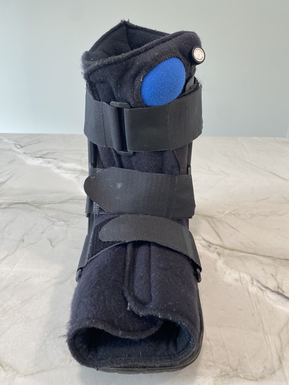 Short Hard Walking Boot Air Pump Size Medium Immobilizing Orthopedic Support