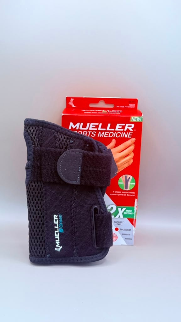 Mueller Green Right Wrist Brace One Size Fits Most Maximum Support 86271 Black