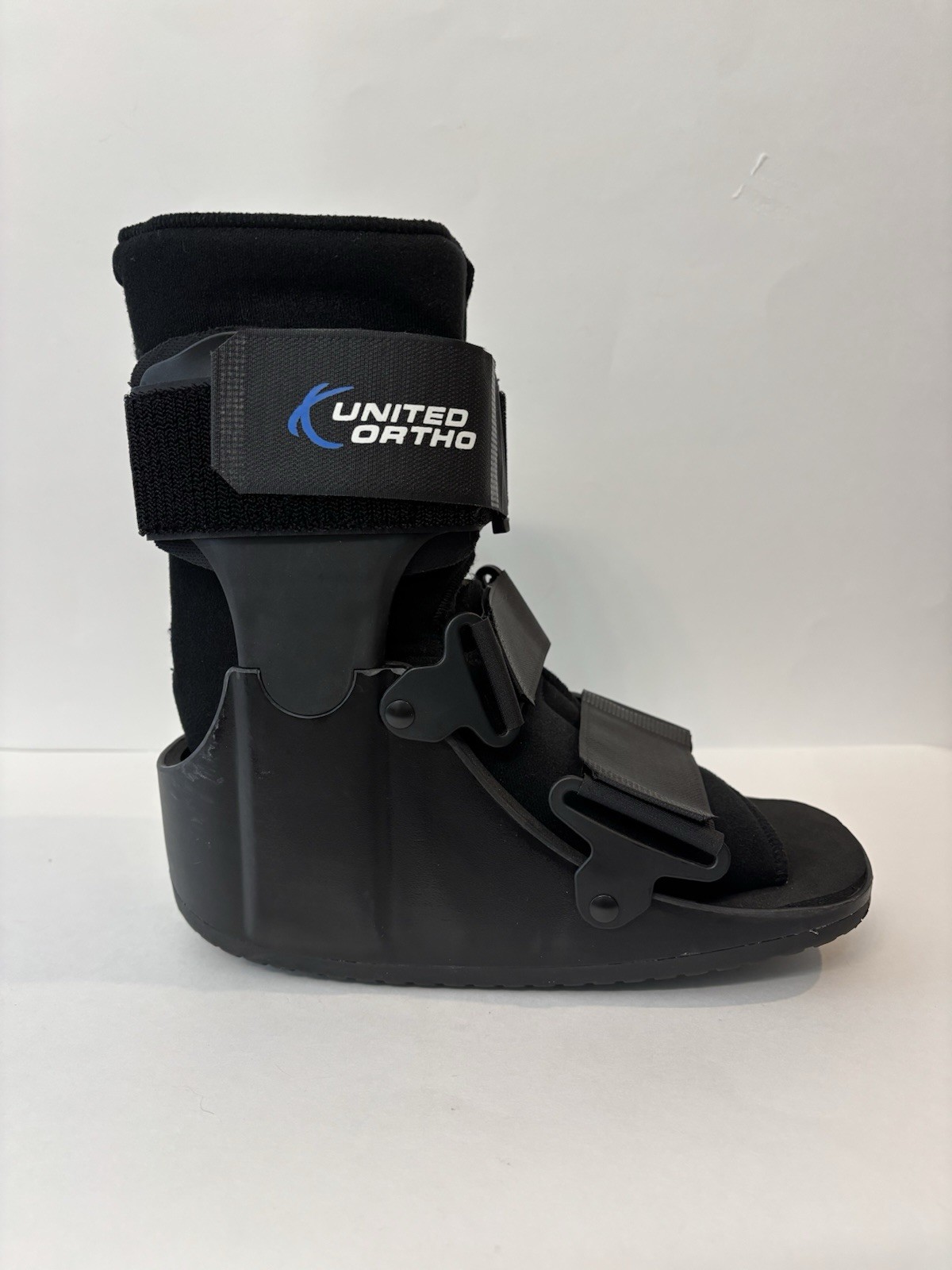 United Ortho Short Cam Walker Fracture Boot, Small, Black