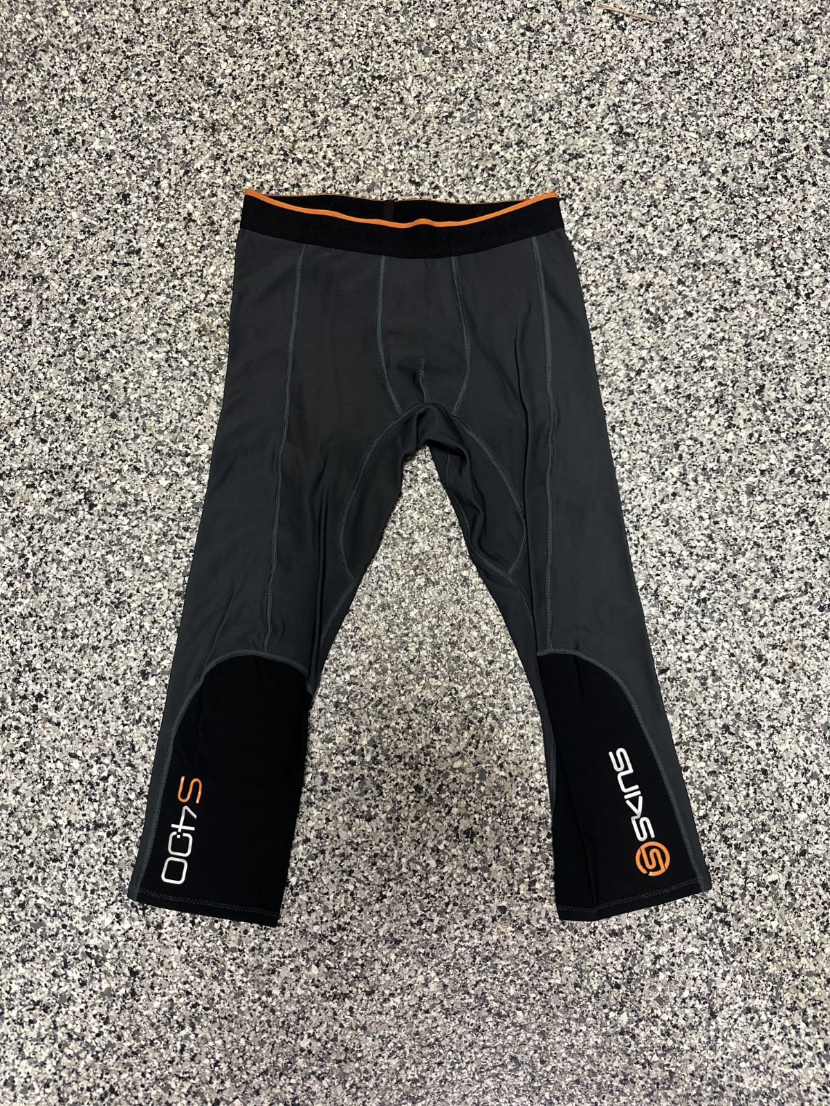 SKINS S400 Thermal Compression Set Size Large — Long Sleeve Top + 3/4 Tights