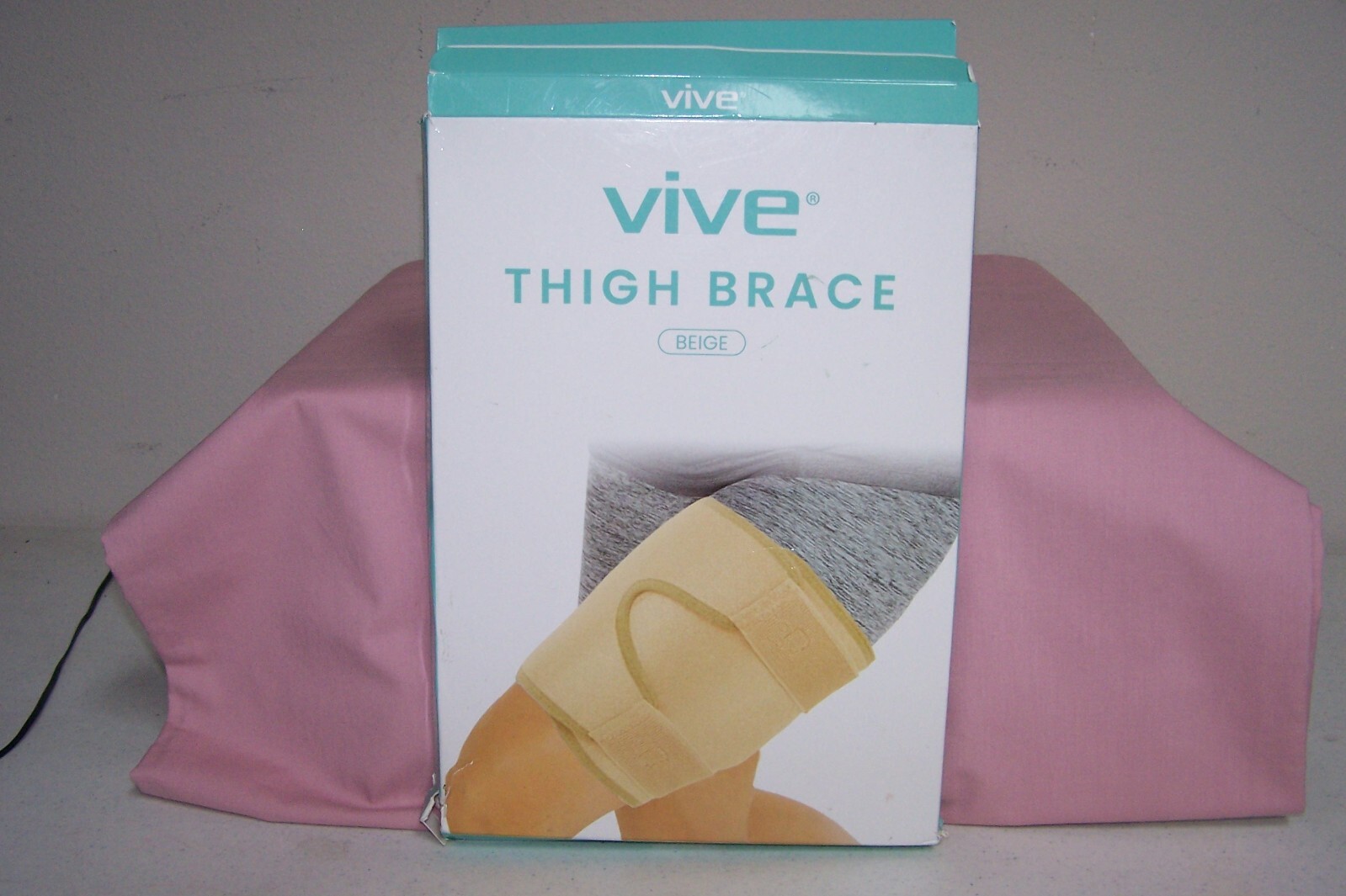 VIVE Thigh Leg Brace Wrap Support Compression Beige Up To 32″ One Size NEW n Box