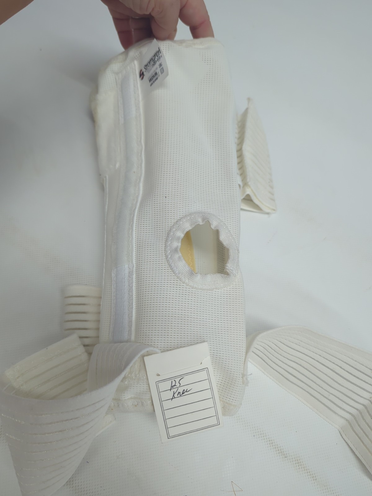 Vintage Stromgren White Medium Knee Brace