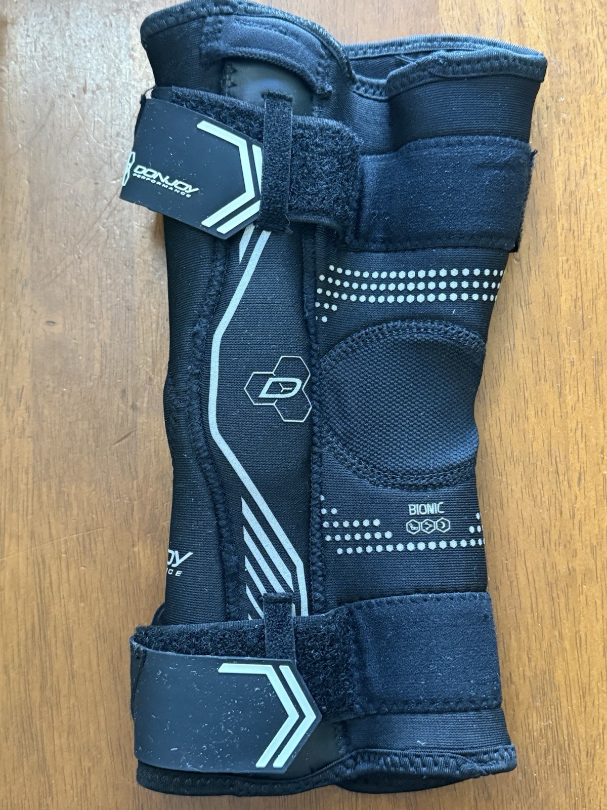 DonJoy Performance Bionic Drytex Hinged Knee Sleeve Size Small
