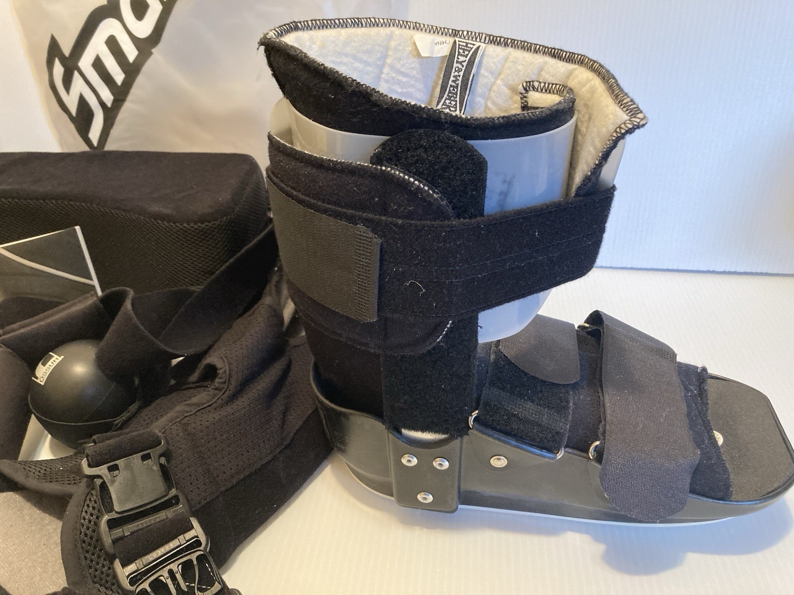 Lot of Hely & Weber Medical Boot Shoe Neck Collars Ossur SmartSling Arm Sling