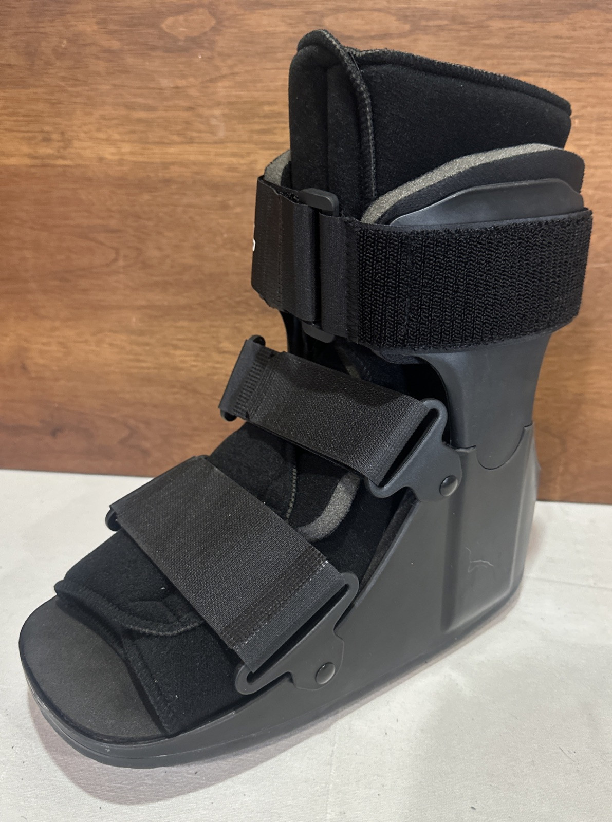 United Ortho USA14013 Short Cam Walker Fracture Boot, Small, Black