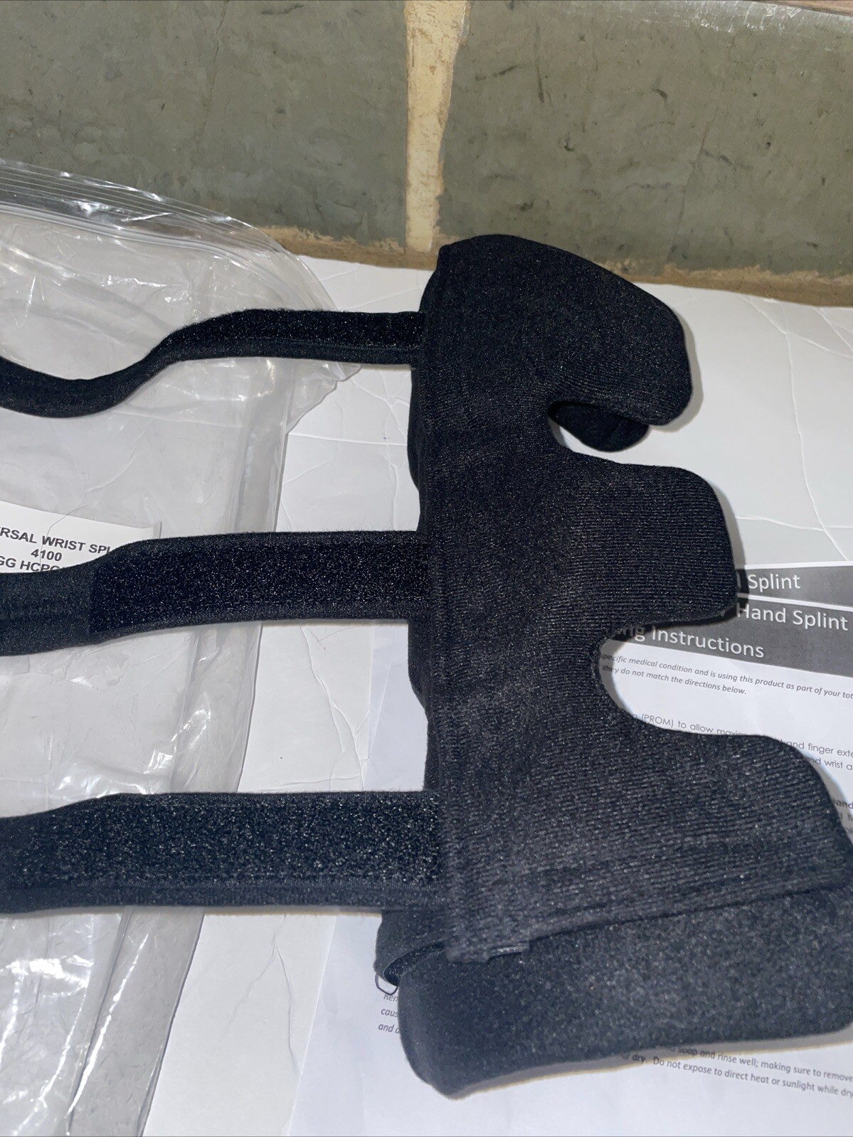 Advanced Ortho COMFY SPLINT Adjustable Universal Wrist splint 4100-E Hook Loop