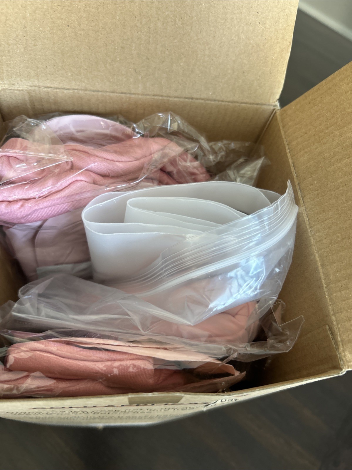 SuzziPad Chemo Care Package for Women and Men, Cooling Gloves, Socks and Cold