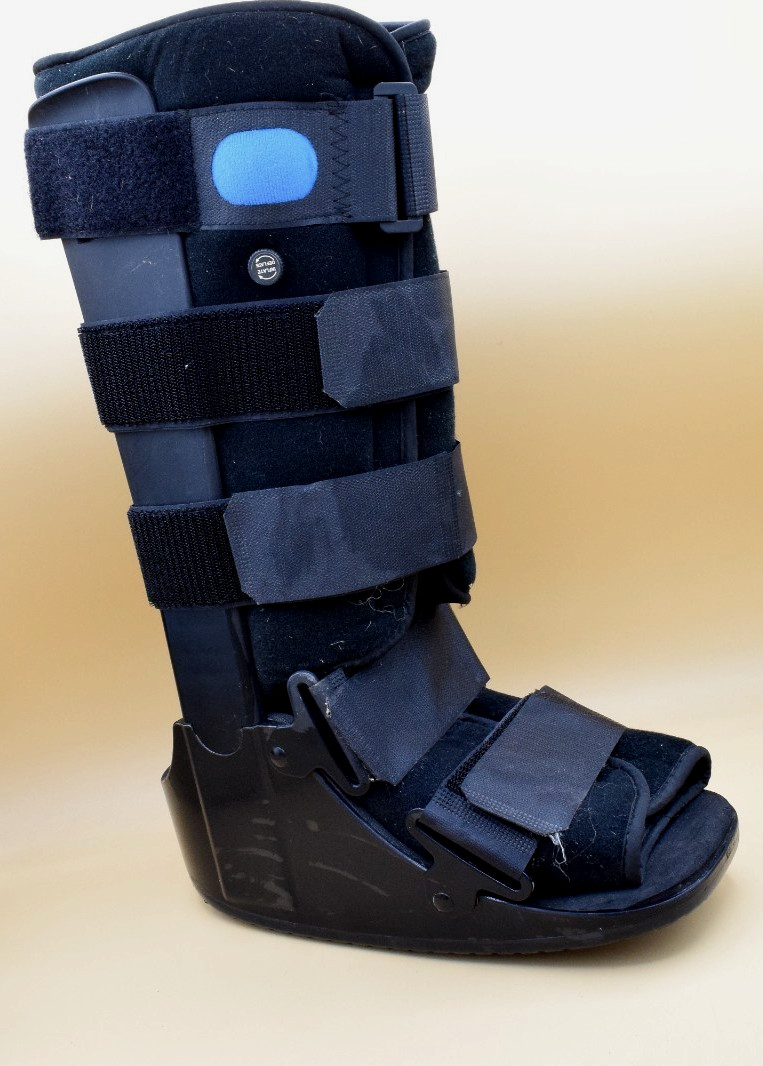 Medline Deluxe Pneumatic Ankle Walker Medical Walking Boot Size Medium ORT28610M
