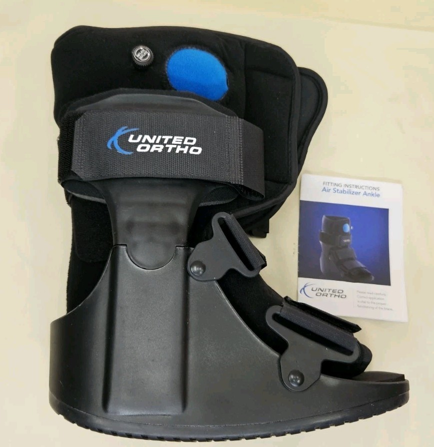 United Ortho USA14111 SHORT Air Cam Walker Fracture Boot, (Ex-Sm) Black Air Cast