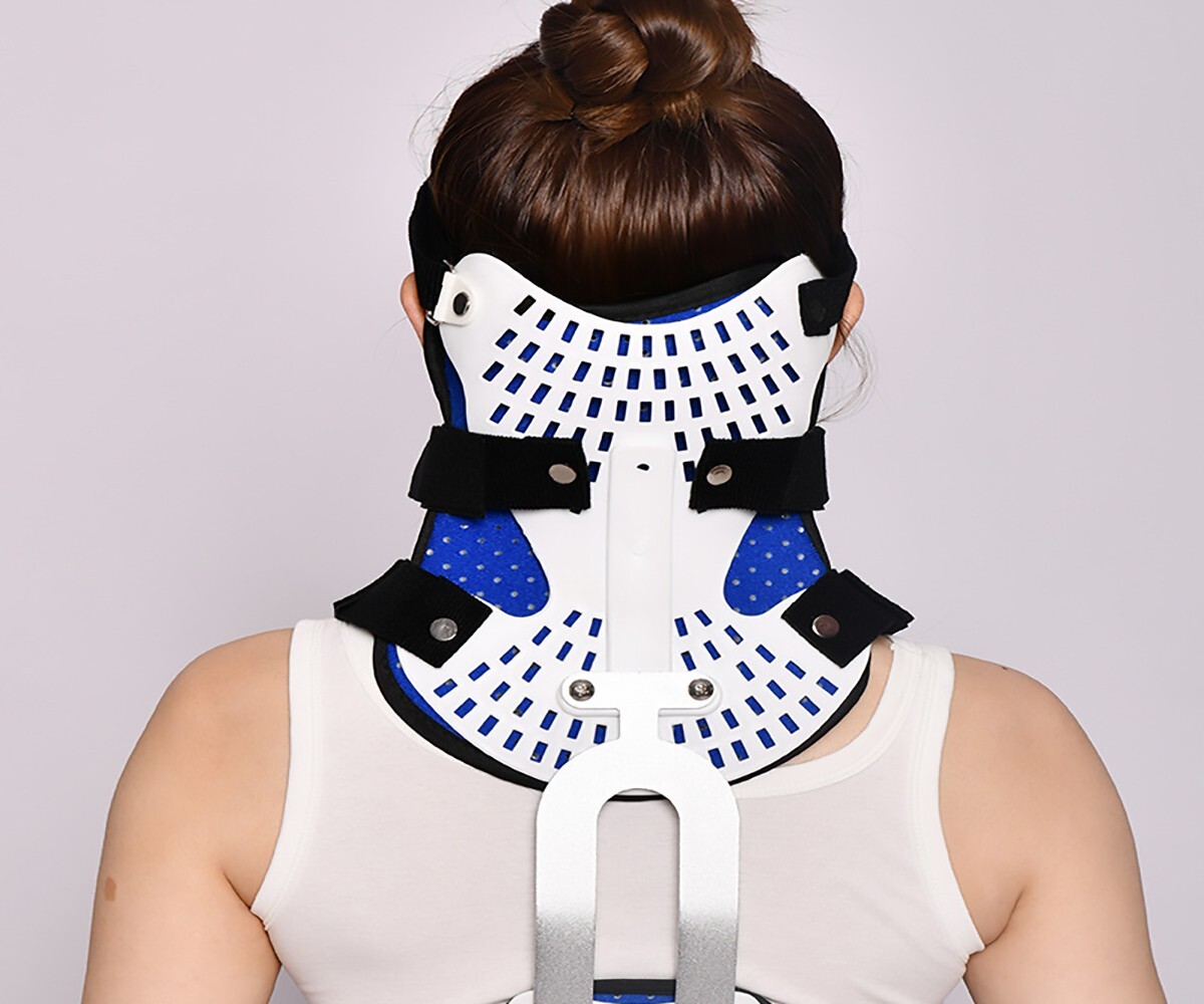 Medical-grade cervical traction, cervical spine support, pain relief treatment