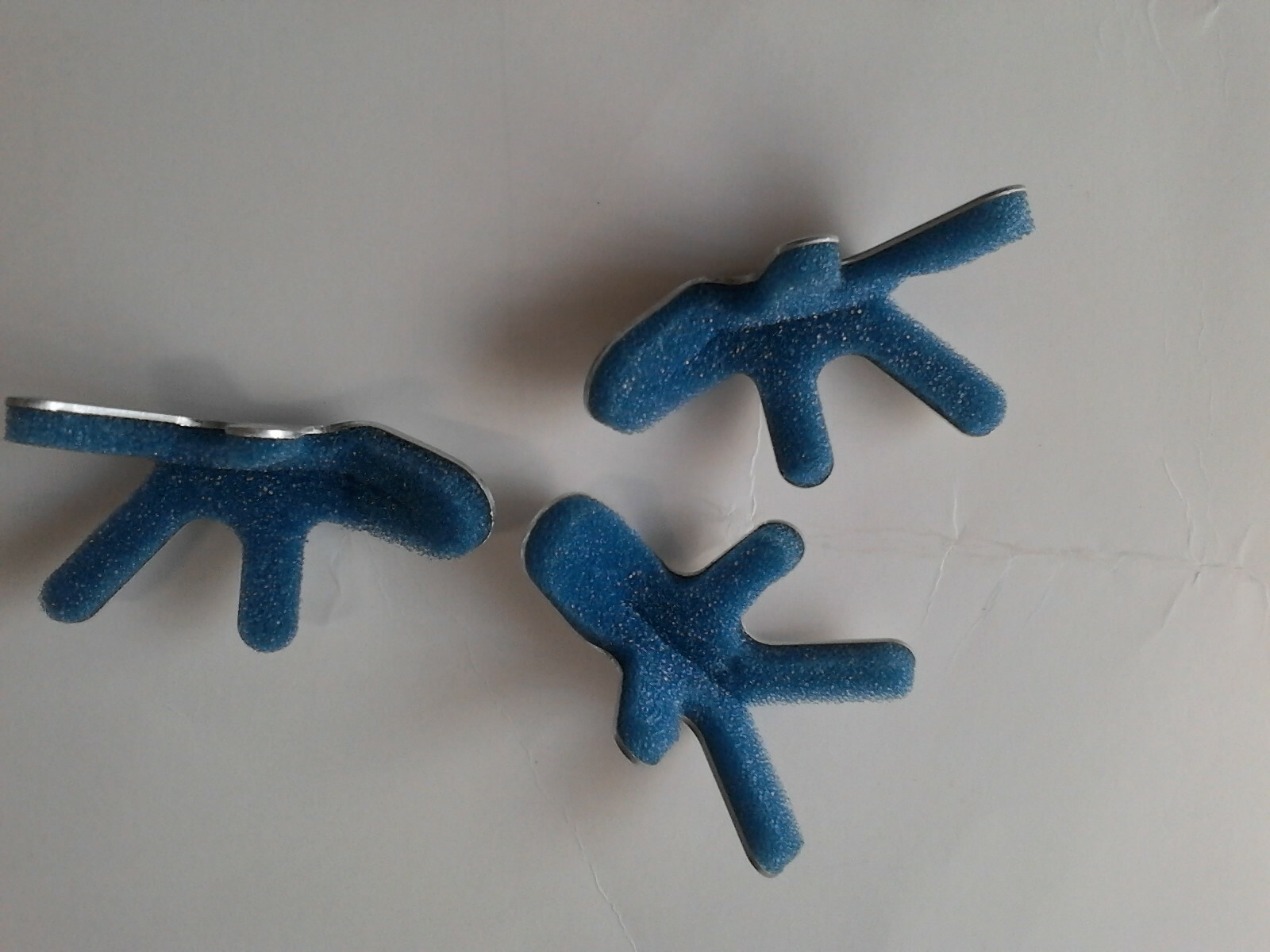 (Bundle!) 11 Frog/Toad Style Aluminum Finger Splints (Blue Foam) – (Never Used!)