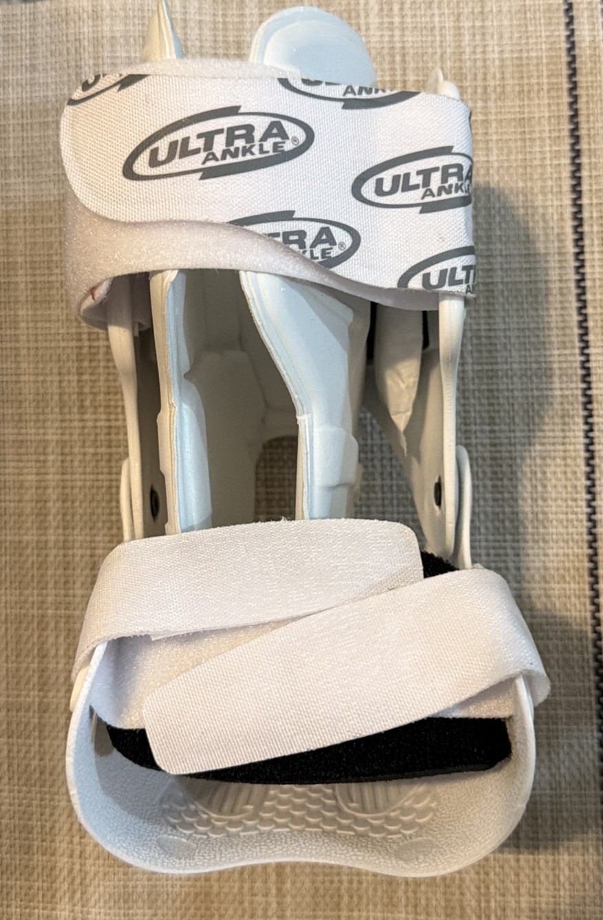 Ultra Zoom Ankle brace L/XL Cushion Fit Sports Injury Prevention White, New