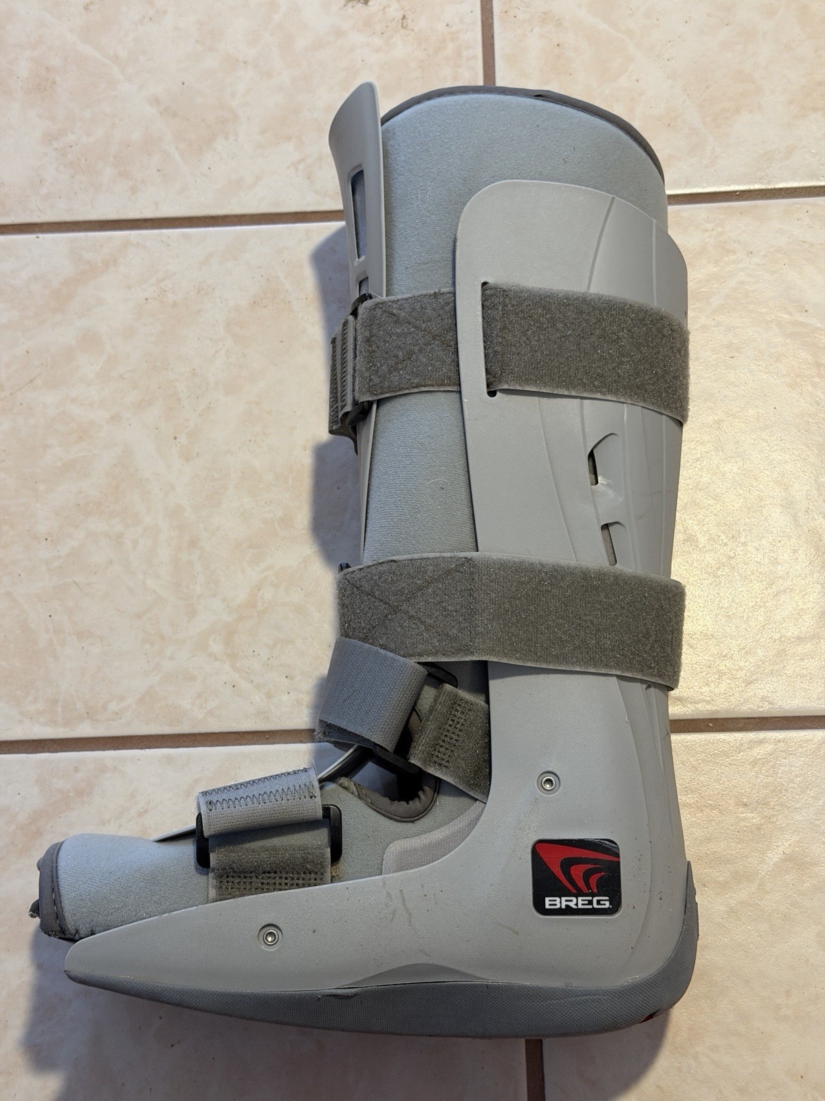 Breg Genesis Full Shell Pneumatic Walking Boot w Pump Size M Post-Op Orthopedic